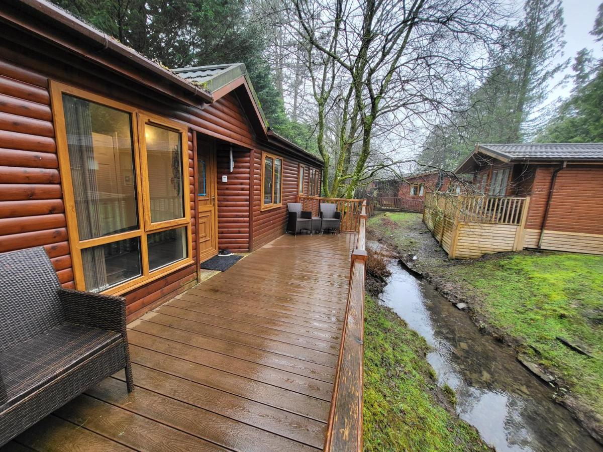 Cheerful 3 Bedroom Lodge At White Cross Bay Windermere Exterior foto