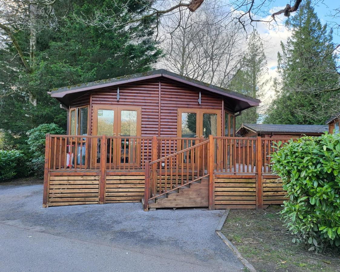Cheerful 3 Bedroom Lodge At White Cross Bay Windermere Exterior foto