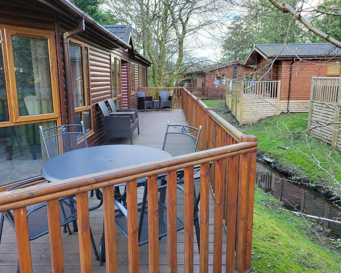 Cheerful 3 Bedroom Lodge At White Cross Bay Windermere Exterior foto