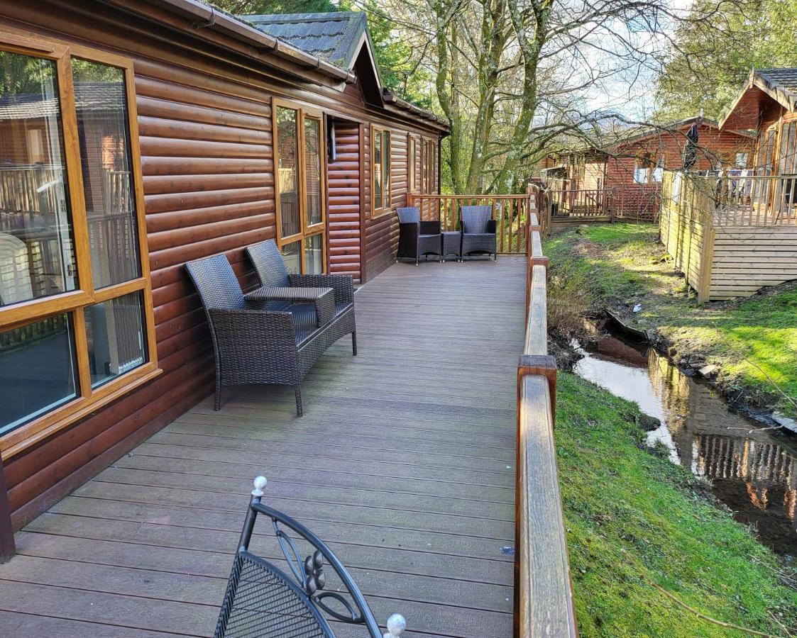 Cheerful 3 Bedroom Lodge At White Cross Bay Windermere Exterior foto